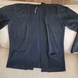 Grey cardigan with pockets